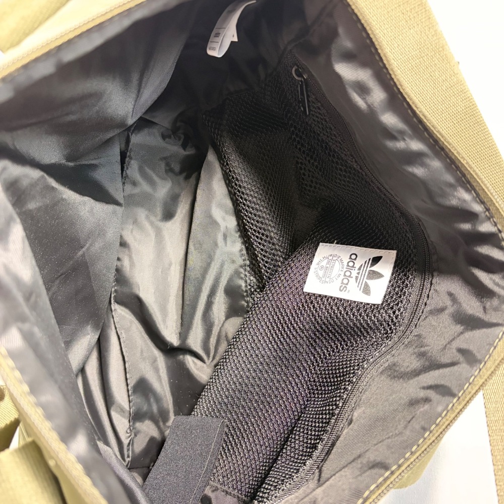 Adidas Originals Puffer Nylon Tote Bag Olive Green Crossbody Messenger Gym bag - Picture 4 of 9